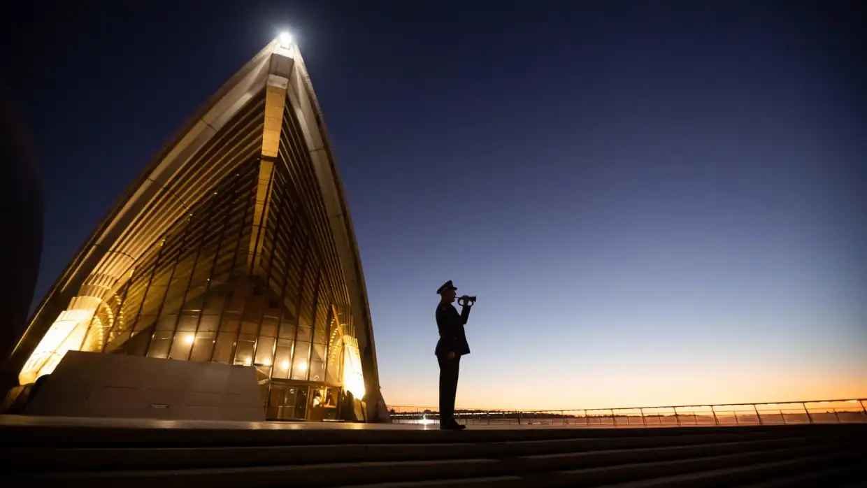 Click to enlarge australia bugler sunrise