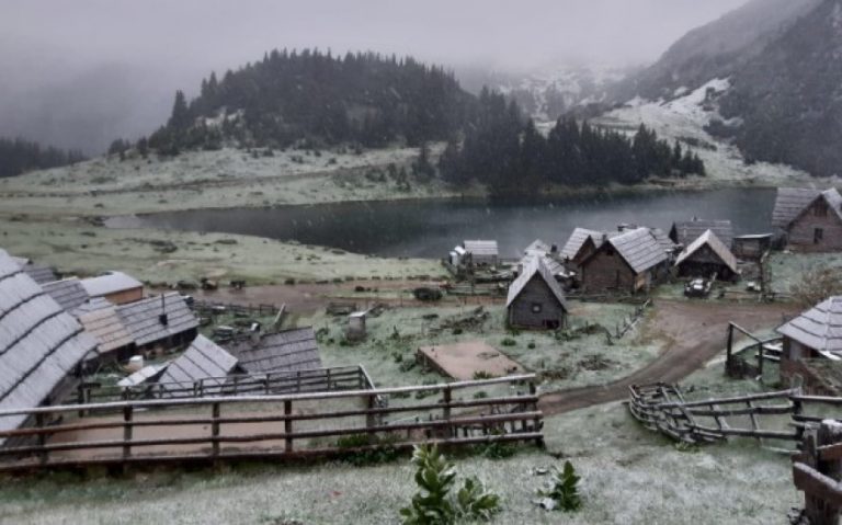 SNOW