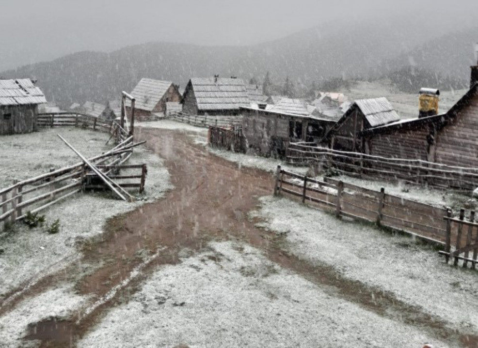 Click to enlarge SNOW