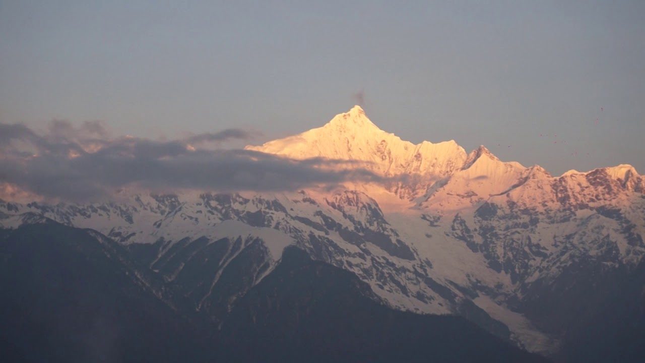 Click to enlarge Meili Snow Mountains in Deqen County, southwest China's Yunnan Province.