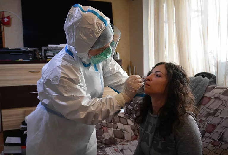 Click to enlarge Medical worker in Minsk