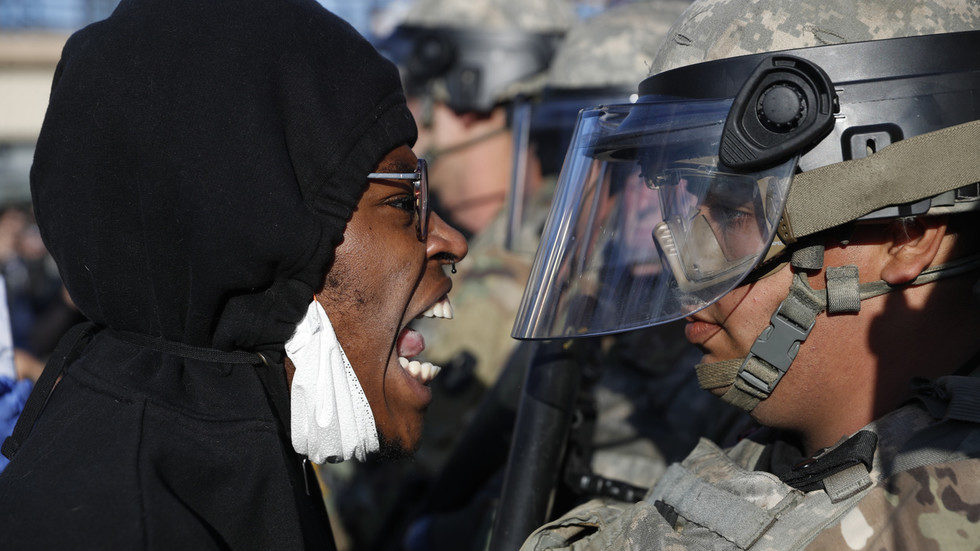 Click to enlarge protestor national guard george lloyd riots
