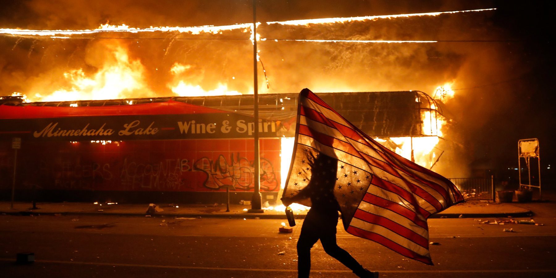 minneapolis burns