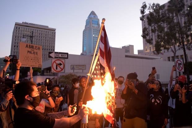 Click to enlarge american flag burning