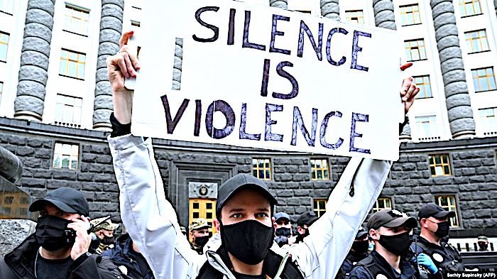 Click to enlarge Kiev protester