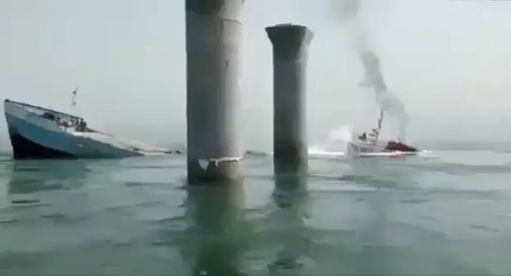 Iranian vessel Behbahan sinks
