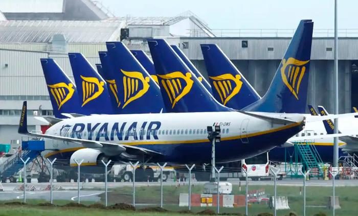 Ryanair planes