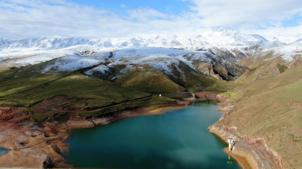Click to enlarge A stunning view of the Qilian Mountains after snowfall.