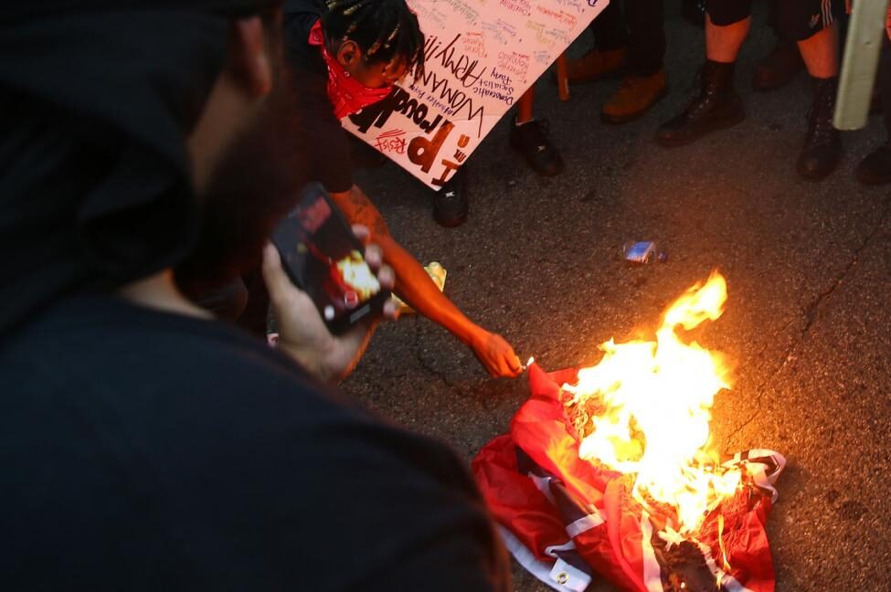 confederate flag burning