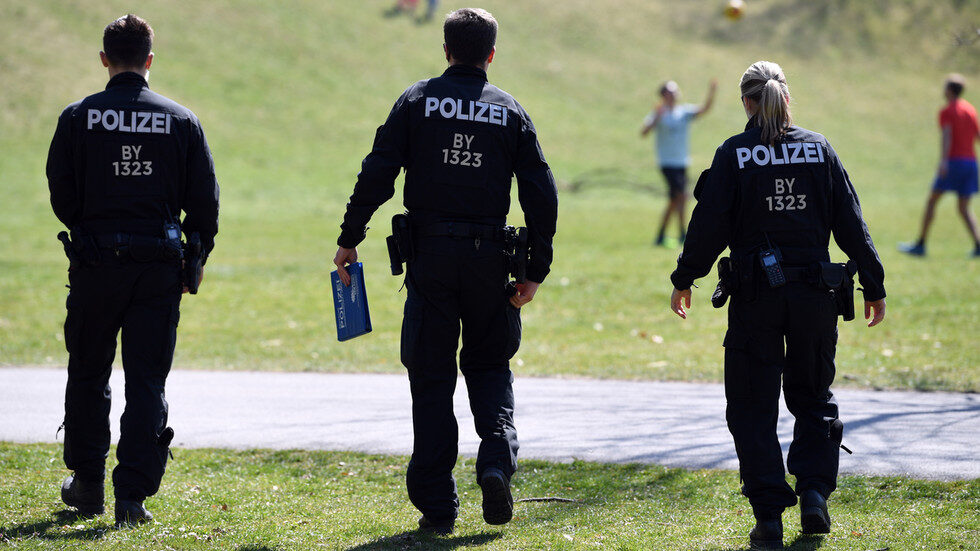 Click to enlarge German police, polizei