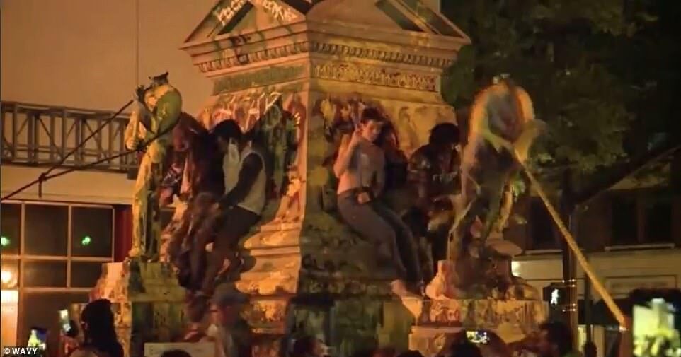 Click to enlarge confederate statue toppled virginia