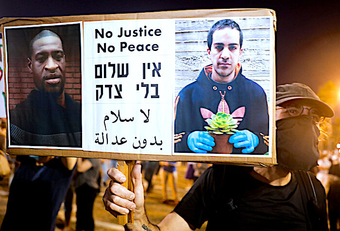 protester/sign