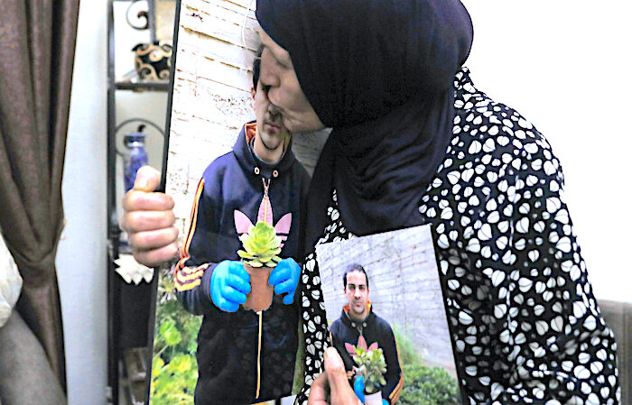 Mom kisses photo