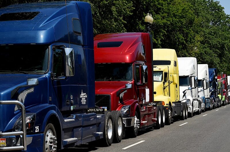long haul trucks semi truckers