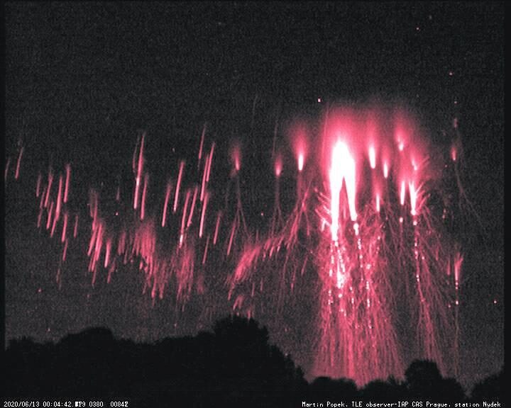 Red sprites storm