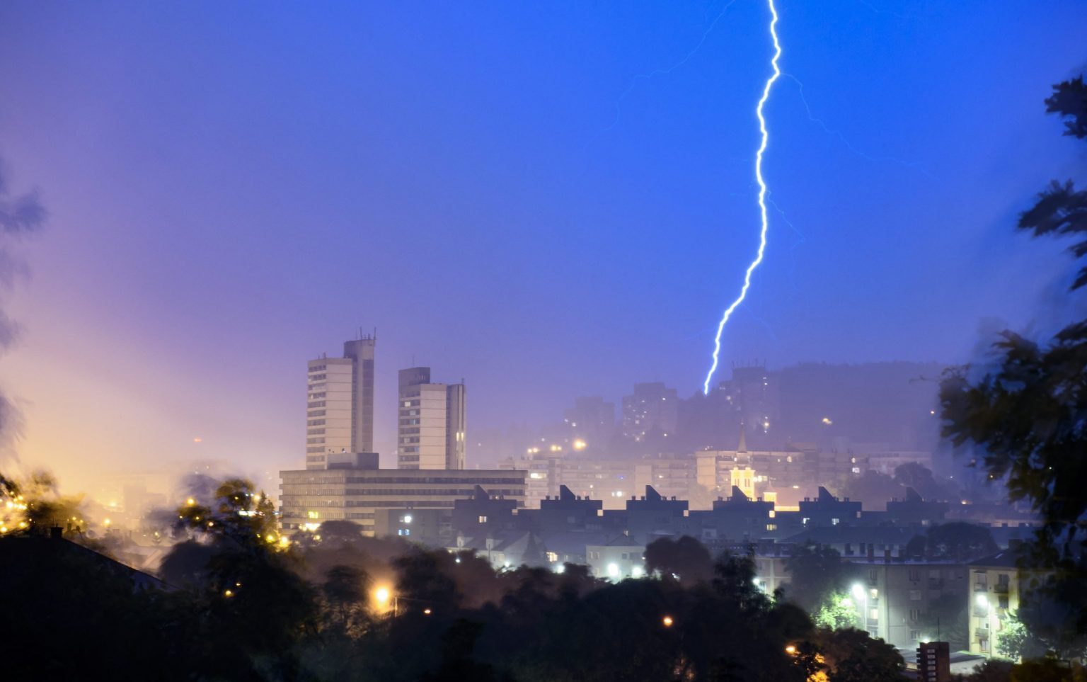 Click to enlarge lightning