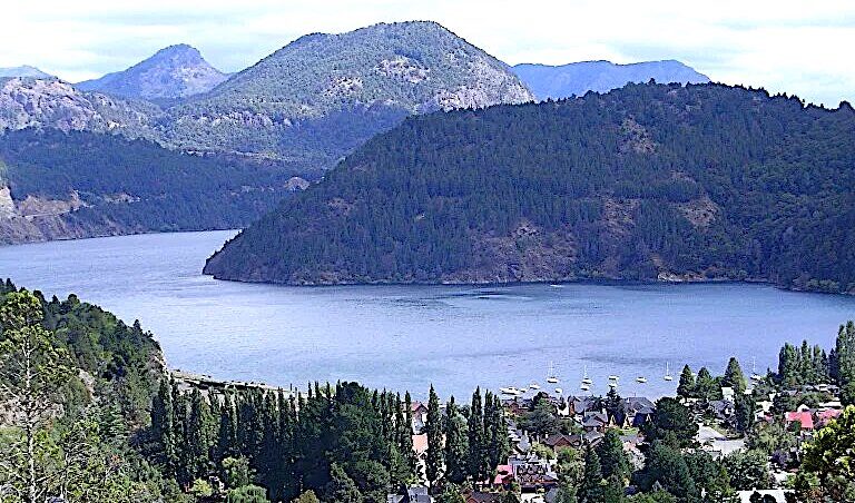 Click to enlarge mountains lake