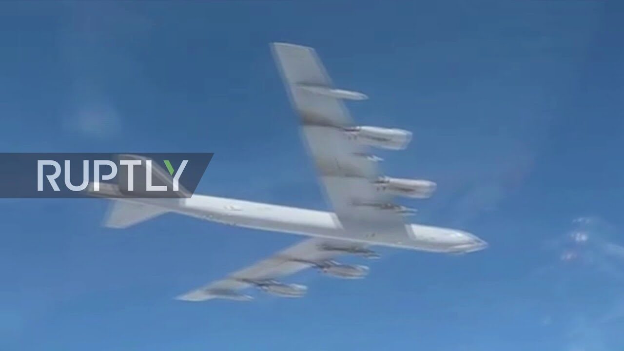 Click to enlarge US B-52H strategic bombers
