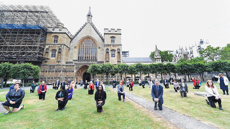 labour mps kneeling