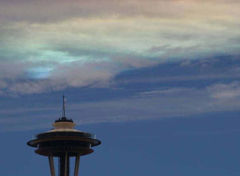 Click to enlarge Fire rainbow over Seattle, WA