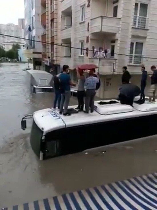 Citizens stranded on a bus in Istanbul's Esenyurt, June 23, 2020.