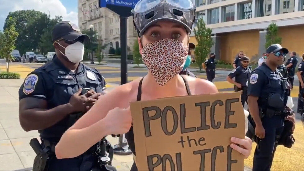 Click to enlarge obnoxious white woman