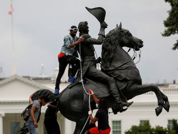 Click to enlarge taking statue down