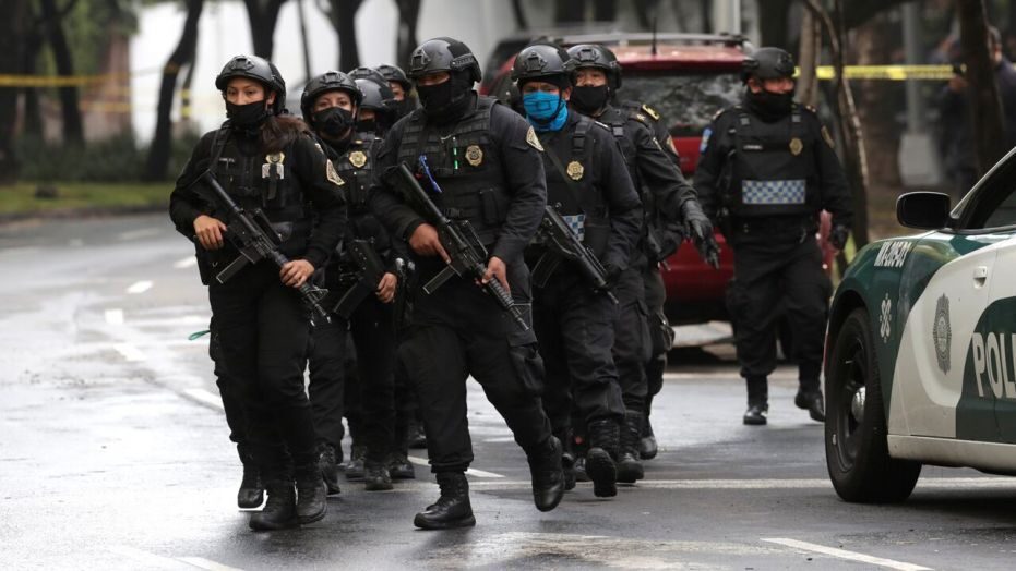 Click to enlarge mexico police