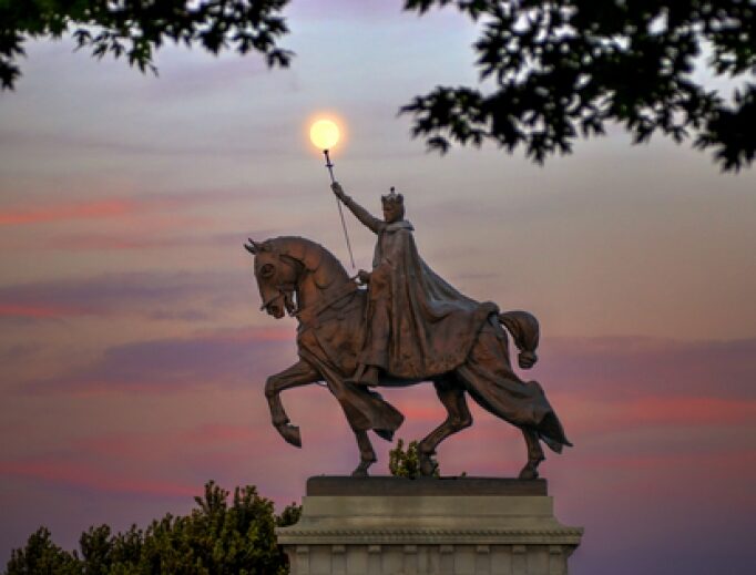 Click to enlarge Apotheosis of St. Louis statue