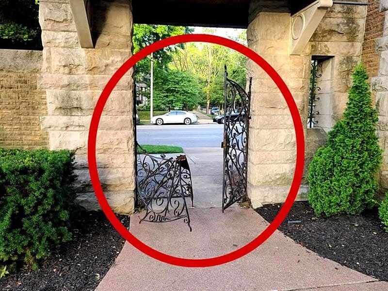 Click to enlarge broken gate St. louis BLM protesters private property