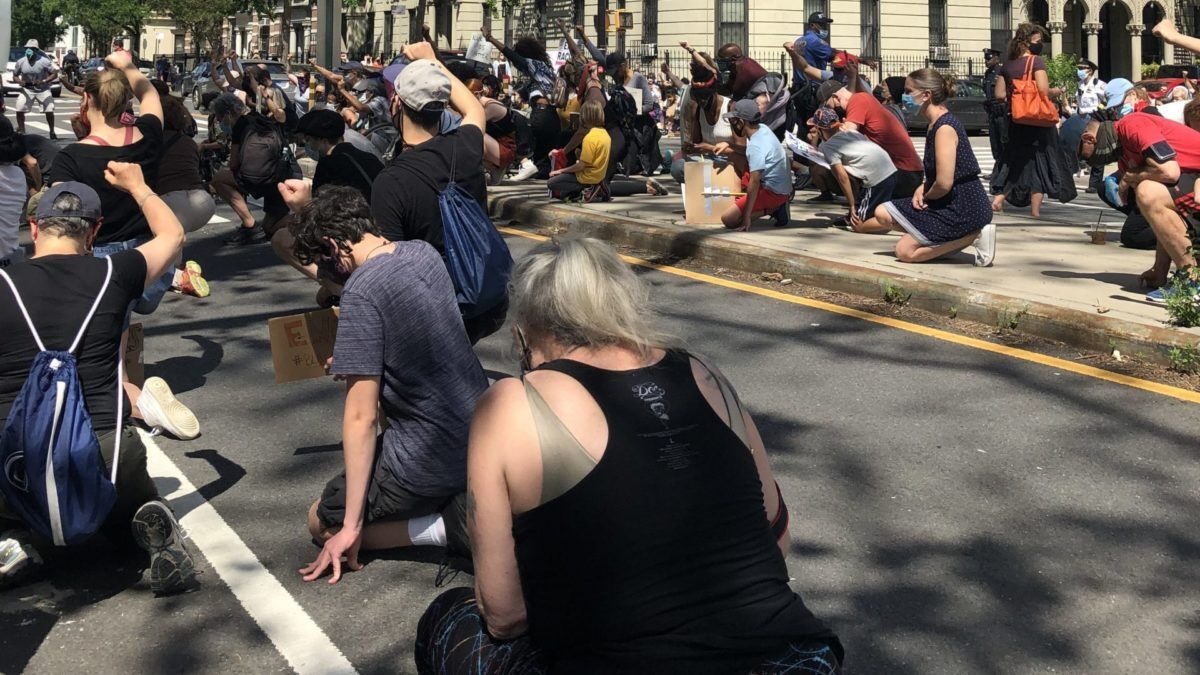 Click to enlarge sjws kneeling protest
