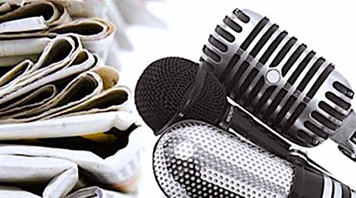 papers/microphones