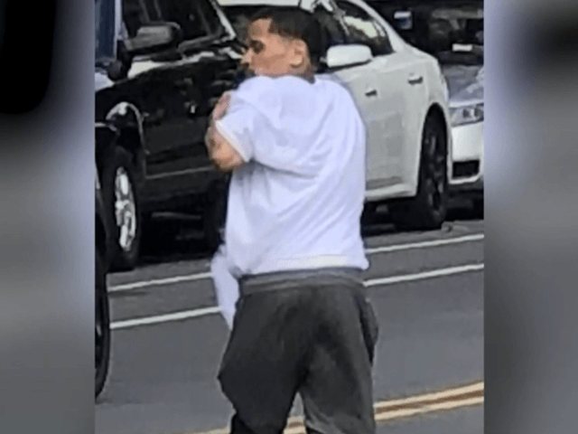 Click to enlarge man allegedly slashes todler new york