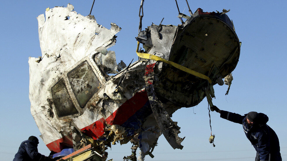 Click to enlarge mh17 wreckage salvage