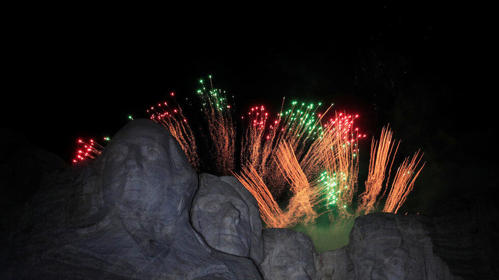 Fire works at Mount rushmore