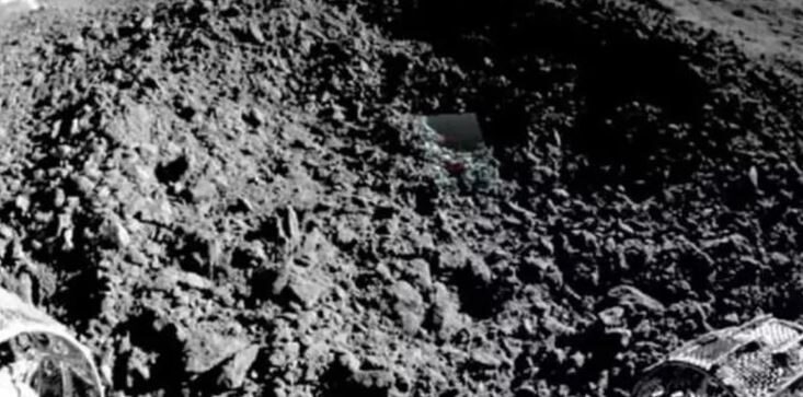 Green gel-like goo on the Moon