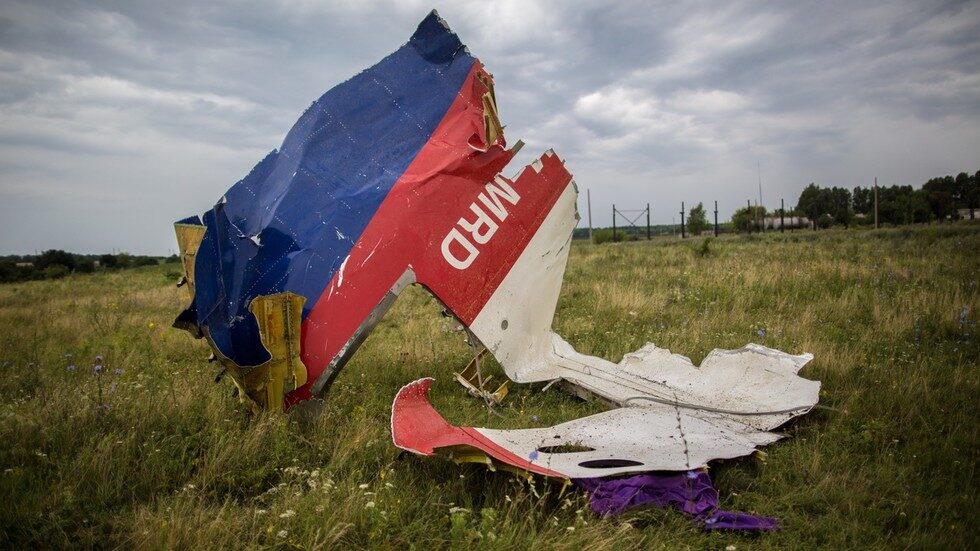 MH17 wreckage 800px