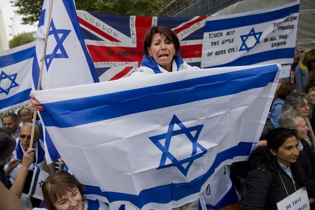 Click to enlarge Pro-Israel demonstrators