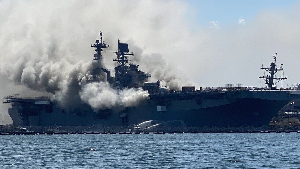 Click to enlarge USS Bonhomme Richard fire at a naval base in San Diego