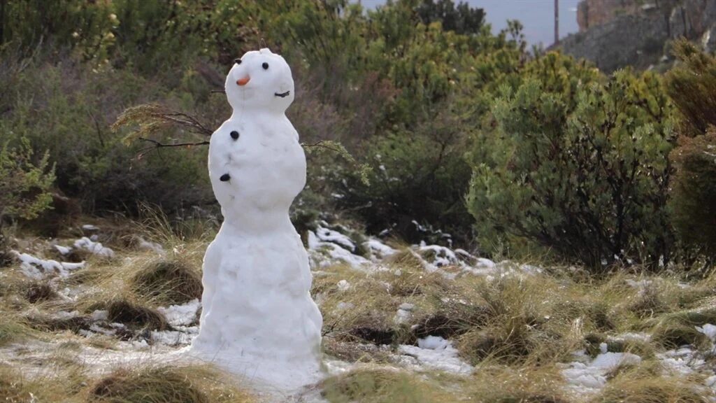 Click to enlarge An intense cold front turned parts of the Western Cape highlands into a winter wonderland