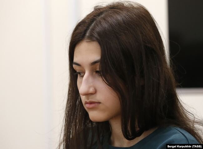 russia sisters kill father abuse