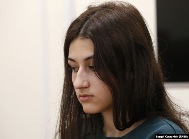 Click to enlarge russia sisters kill father abuse