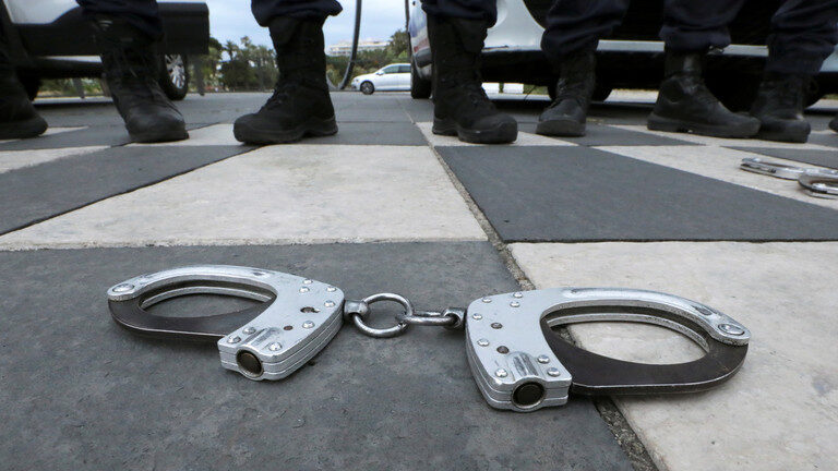 Click to enlarge handcuffs