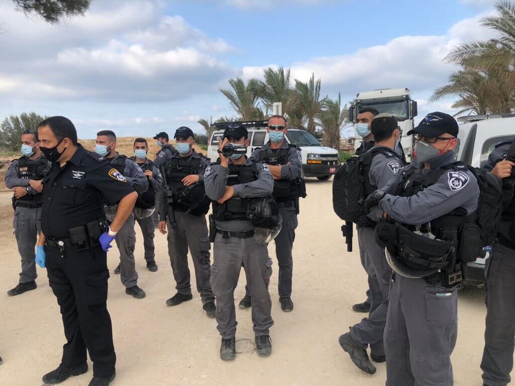Click to enlarge police fishing shack demolished israel Jisr al-Zarqa