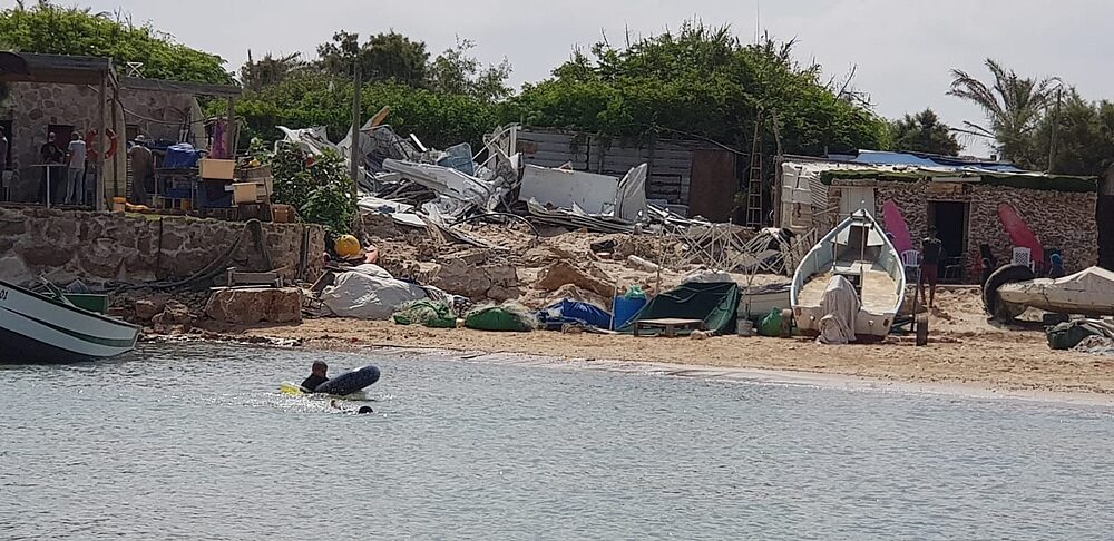 Click to enlarge demolished fishing shack Jisr al-Zarqa