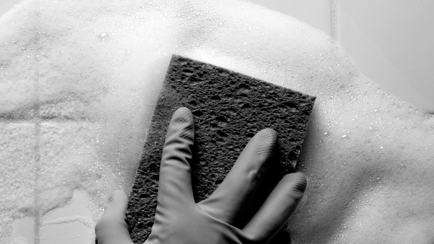 Click to enlarge soapy sponge cleaning scrubbing