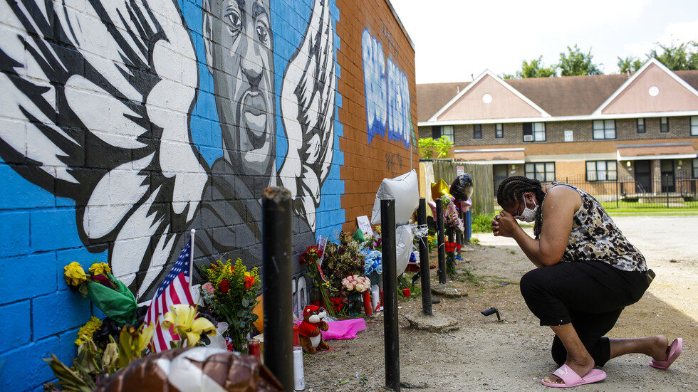 Click to enlarge George Floyd mural