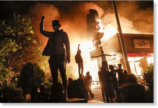 rioting Minneapolis