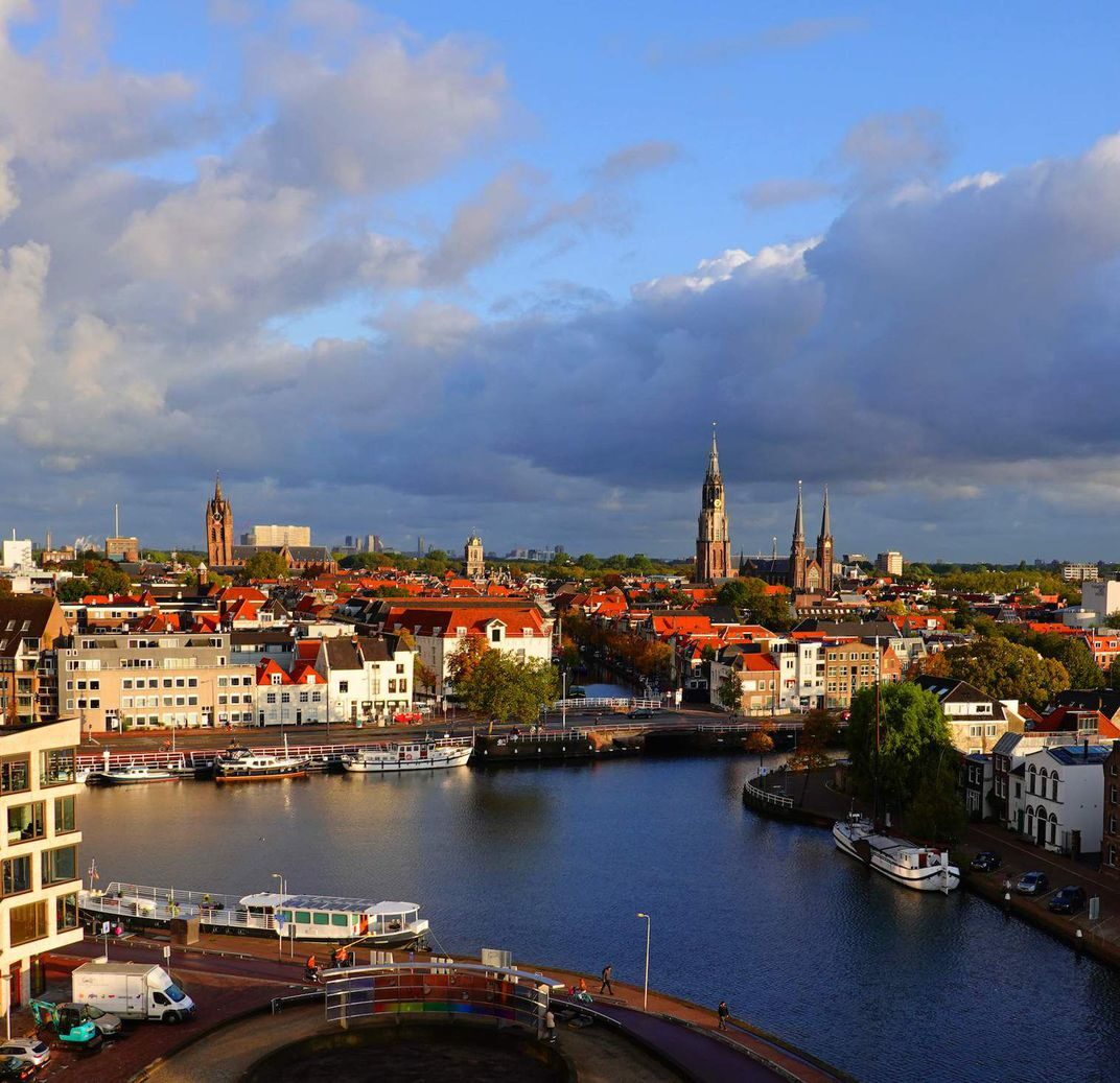 Click to enlarge view of delft photograph