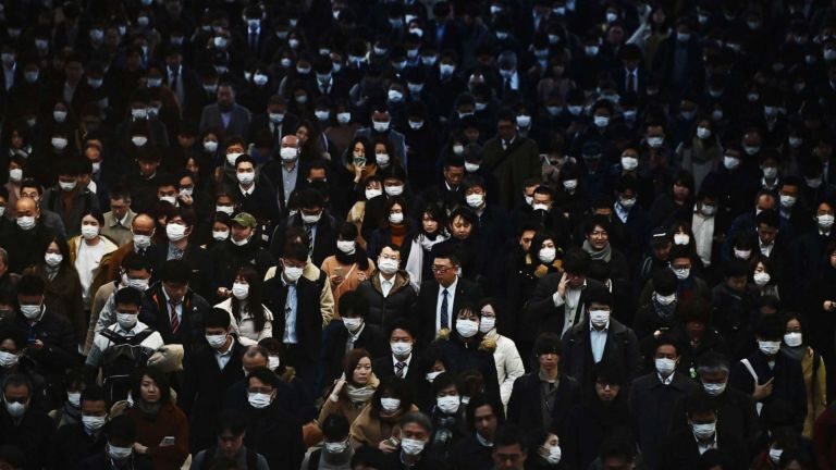 mask wearing people